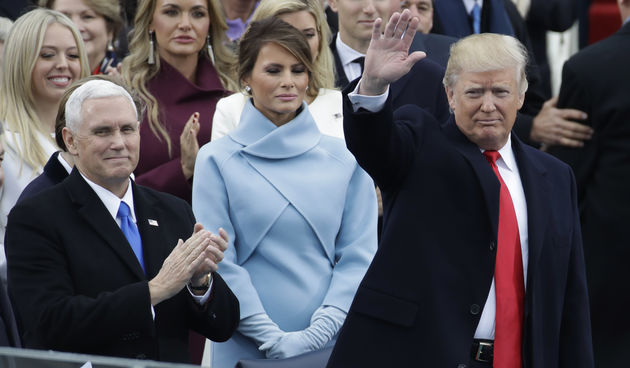 Melania Trump na inauguraciji podsjetila na Jackie Kennedy u plavom