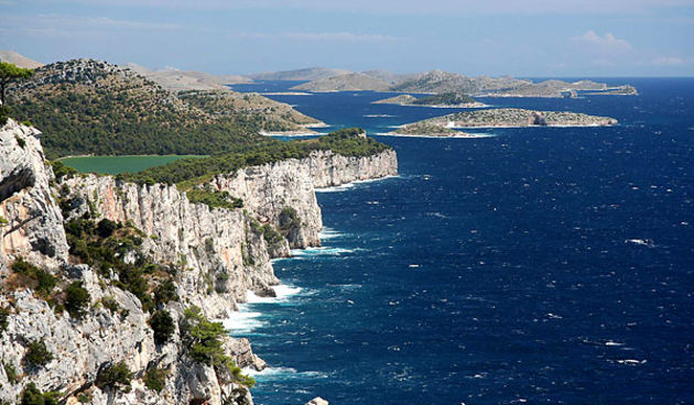 Dugi otok (foto: www.apartmani-velirat.com)