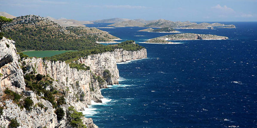 Dugi otok (foto: www.apartmani-velirat.com)