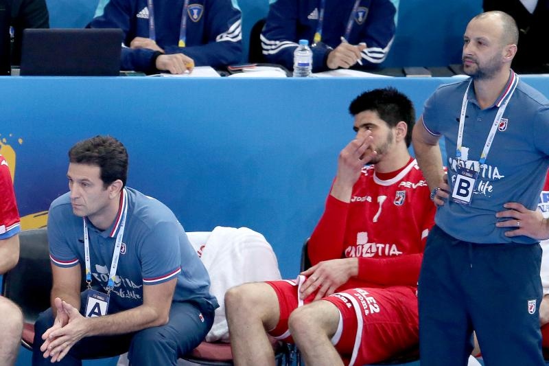 Tuga hrvatskih rukometaša nakon šokantnog poraza od Slovenije