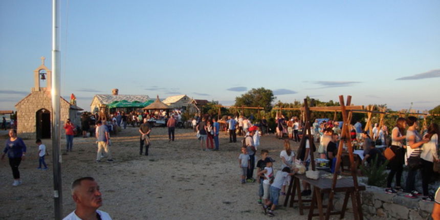 Manifestacija “Luka i igara” na vidikovcu Kamenjak. Foto: Gordana Šarić Manifestacija “Luka i igara” na vidikovcu Kamenjak. Foto: Gordana Šarić