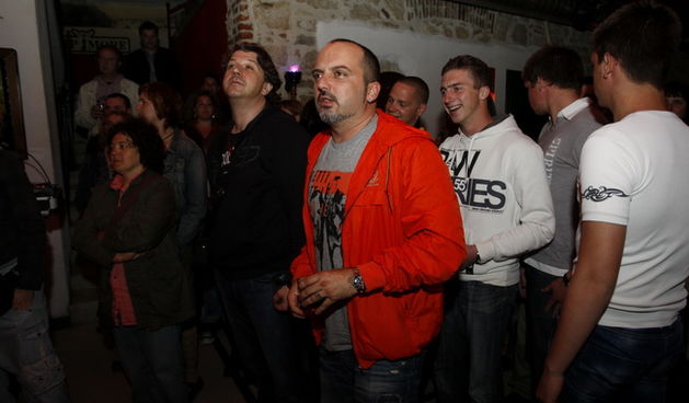 Biograd , 130510.
Otvorenje Porin club-a Carpymore. Grupa Elemental imala je koncertnu promociju albuma Vertigo. Toni Cetinski na koncertu.
Foto: Jure Miskovic / CROPIX