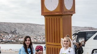 Paški zimski karneval 2017.- Maškarane skupine u karnevalskoj povorci Paški zimski karneval 2017.- Maškarane skupine u karnevalskoj povorci