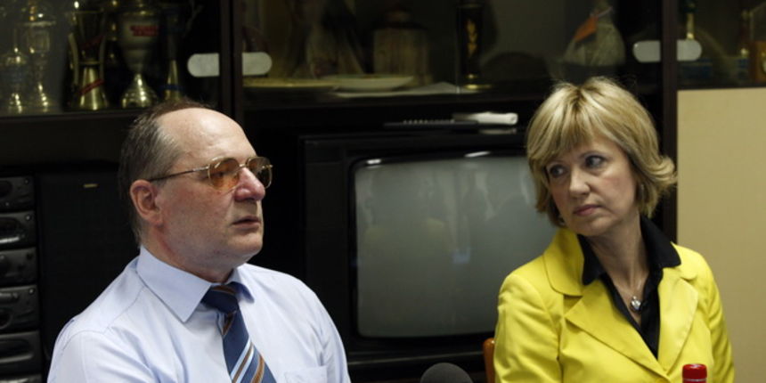 Zadar, 110510.
Udruga slijepih Zadarske zupanije organizirala je Okrugli stol, pozvani su i politicari da pomognu u rjesavanju njihovih problema. Na slici tajnik Hrvatskog saveza slijepih Ivica Robic i Ingrid Anticevic Marinovic.
Foto: Jure Miskovic / CRO Zadar, 110510.
Udruga slijepih Zadarske zupanije organizirala je Okrugli stol, pozvani su i politicari da pomognu u rjesavanju njihovih problema. Na slici tajnik Hrvatskog saveza slijepih Ivica Robic i Ingrid Anticevic Marinovic.
Foto: Jure Miskovic / CRO