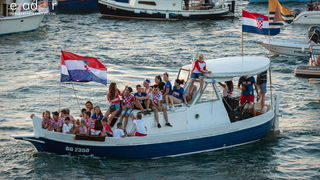 Zadar priredio čudesan doček svojim Vatrenim herojima (1)