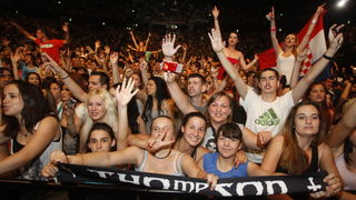 Split, 130610.
U Spaladium Areni odrzan je koncert na kojem je prikupljan novac koji ce biti iskoristen za pravnu pomoc hrvatskim generalima koji odgovaraju u Haagu i pred hrvatskim pravosudjem. Nastupali su Thompson, Oliver Dragojevic, KUD Cambi, Dalmati Split, 130610.
U Spaladium Areni odrzan je koncert na kojem je prikupljan novac koji ce biti iskoristen za pravnu pomoc hrvatskim generalima koji odgovaraju u Haagu i pred hrvatskim pravosudjem. Nastupali su Thompson, Oliver Dragojevic, KUD Cambi, Dalmati