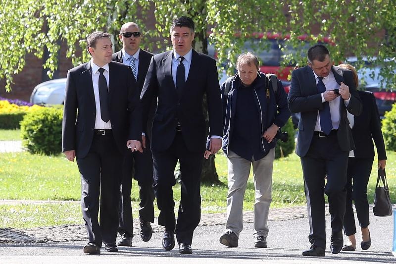 Izaslanstvo SDP-a položilo vijence prvom predsjedniku stranke Ivici Račanu Izaslanstvo SDP-a položilo vijence prvom predsjedniku stranke Ivici Račanu