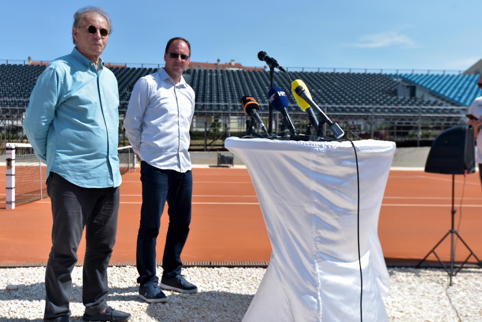 Pri kraju radovi na montažnim tribinama teniskog terena u SC Višnjik