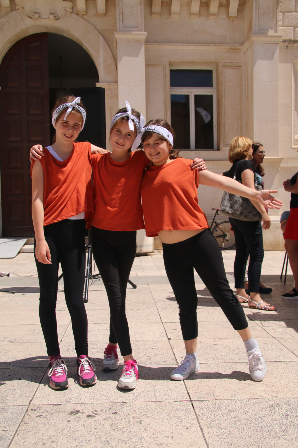 OŠ Zadarski otoci, učenici na Narodnom trgu