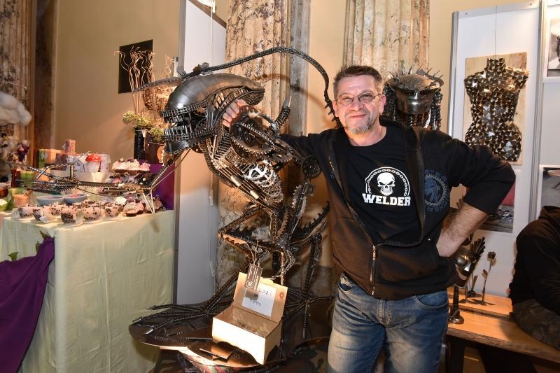 U Domu branitelja poceo 14. HAND MADE FEST – Festival rucnih izrada, mastovitosti i dizajna. I ove se godine u svih 5 dvorana Doma branitelja, 200-ak izlagaca, od kojih i 20% muskaraca, tri dana promice i promovira jedinstvene vrijednosti rucnih izrada, p U Domu branitelja poceo 14. HAND MADE FEST – Festival rucnih izrada, mastovitosti i dizajna. I ove se godine u svih 5 dvorana Doma branitelja, 200-ak izlagaca, od kojih i 20% muskaraca, tri dana promice i promovira jedinstvene vrijednosti rucnih izrada, p