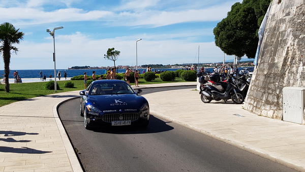 Pink Wing, jedinstvena gastro-turistička karavana luksuznih automobila gostovala je u Zadru na Pozdravu suncu. Foto: Mladen Malik