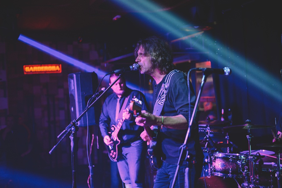 Jurica Pađen & Aerodrom u Maraschino baru; foto Iva Perinčić Jurica Pađen & Aerodrom u Maraschino baru; foto Iva Perinčić