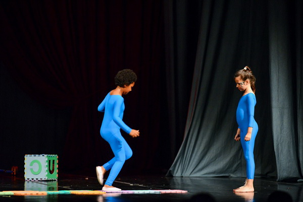 Circo Art u HNK Zadar izveo predstavu “Povratak u prirodu”