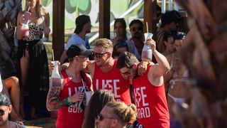 Dnevni party u klubu Papaya na plaži Zrće