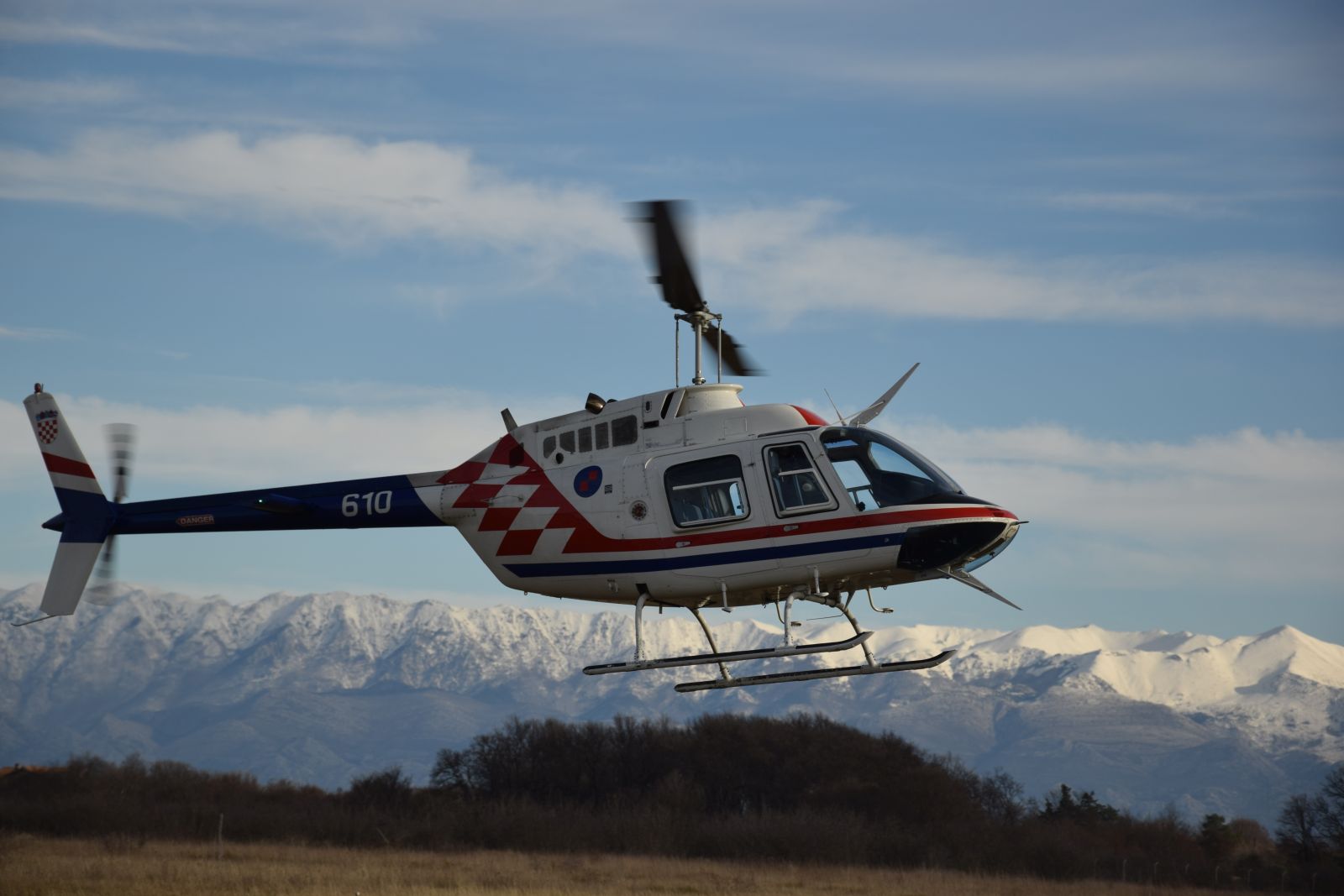 U Zemuniku izvedeni prvi samostalni letovi učenika na helikopterima “Bell-206B” U Zemuniku izvedeni prvi samostalni letovi učenika na helikopterima “Bell-206B”