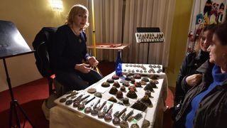 U Domu branitelja poceo 14. HAND MADE FEST – Festival rucnih izrada, mastovitosti i dizajna. I ove se godine u svih 5 dvorana Doma branitelja, 200-ak izlagaca, od kojih i 20% muskaraca, tri dana promice i promovira jedinstvene vrijednosti rucnih izrada, p U Domu branitelja poceo 14. HAND MADE FEST – Festival rucnih izrada, mastovitosti i dizajna. I ove se godine u svih 5 dvorana Doma branitelja, 200-ak izlagaca, od kojih i 20% muskaraca, tri dana promice i promovira jedinstvene vrijednosti rucnih izrada, p