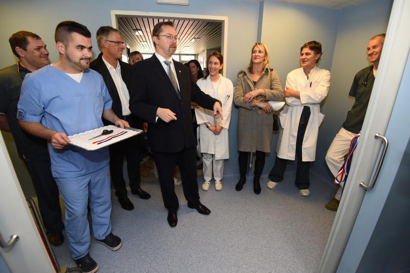 U Općoj bolnici Zadar svečano otvorena nova angio sala donacija dr. Freidoona Ghazija. Foto: Dino Stanin/PIXSELL U Općoj bolnici Zadar svečano otvorena nova angio sala donacija dr. Freidoona Ghazija. Foto: Dino Stanin/PIXSELL