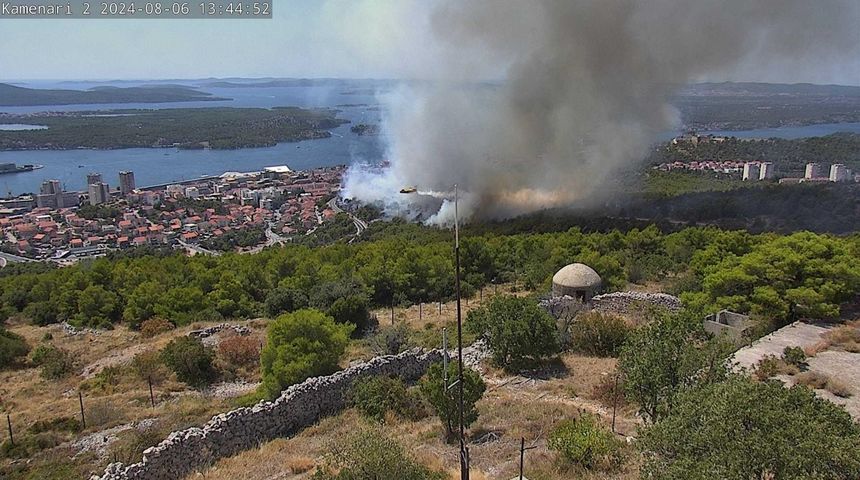 Požar kod Rokića kraj Šibenika Požar kod Rokića kraj Šibenika