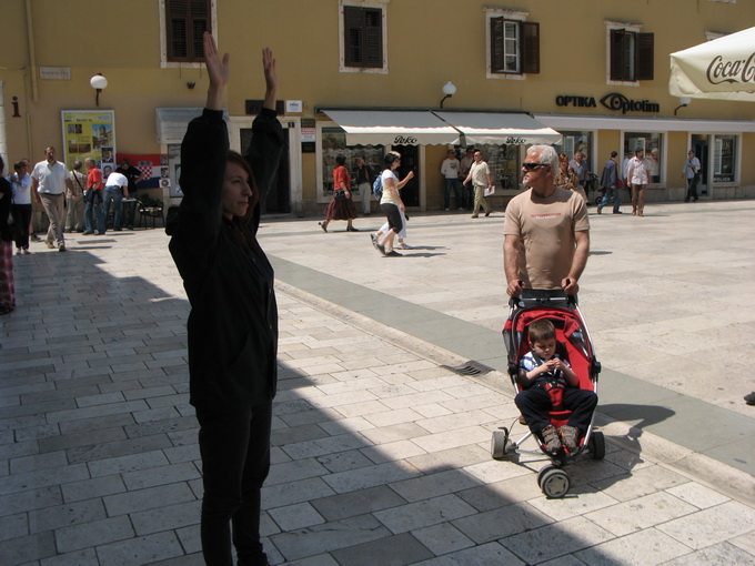 Performans Selme Banich na Narodnom trgu, foto: L. Banić