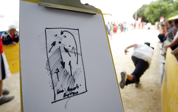 Zadar, 050611.
Na zadarskoj rivi zapocelo je prvenstvo Dalmacije u balotama koje organizira Slobodna Dalmacija. 
Prijavljeno je ukupno 19 ekipa.
Foto: Jure Miskovic / CROPIX