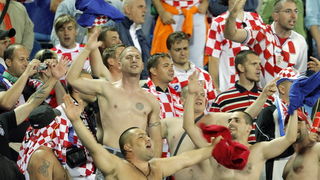 Minsk, 120809. Stadion Dinamo Minsk Kvalifikacijska nogometna utakmica za Svjetsko nogometno prvenstvo 2010. Bjelorusija – Hrvatska. Na fotografiji: Navijaci Hrvatske. Foto : Jakov Prkic / Cropix Minsk, 120809. Stadion Dinamo Minsk Kvalifikacijska nogometna utakmica za Svjetsko nogometno prvenstvo 2010. Bjelorusija – Hrvatska. Na fotografiji: Navijaci Hrvatske. Foto : Jakov Prkic / Cropix