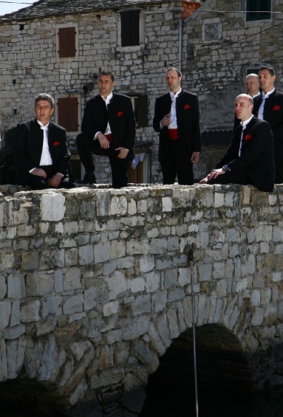 Snimanje spota za pjesmu “Ružo crvena”