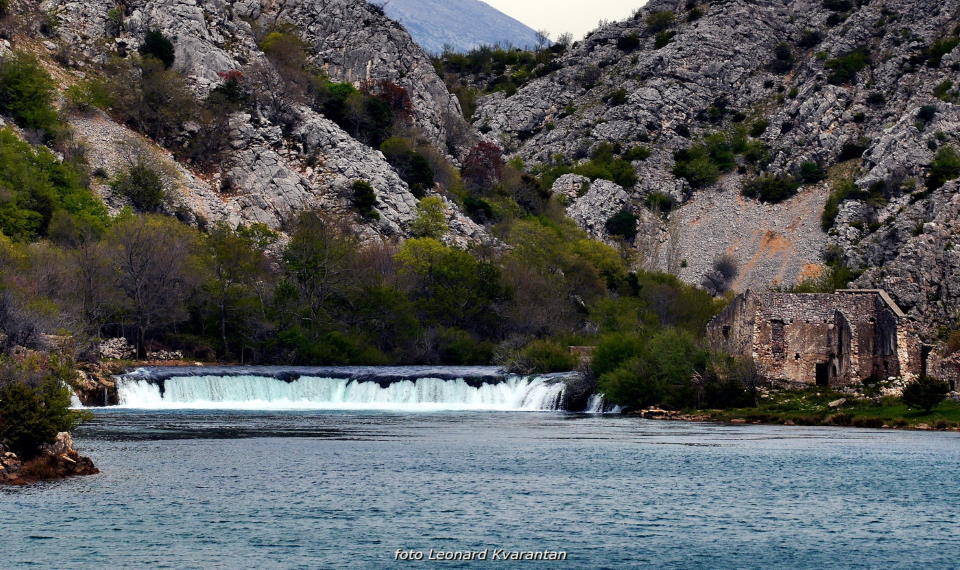Pješačka staza Obrovac – Jankovića buk