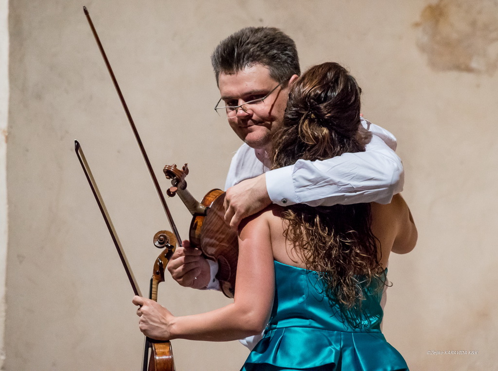 Roman i Milena Simović oduševili koncertom u crkvi Sv. Donata Roman i Milena Simović oduševili koncertom u crkvi Sv. Donata