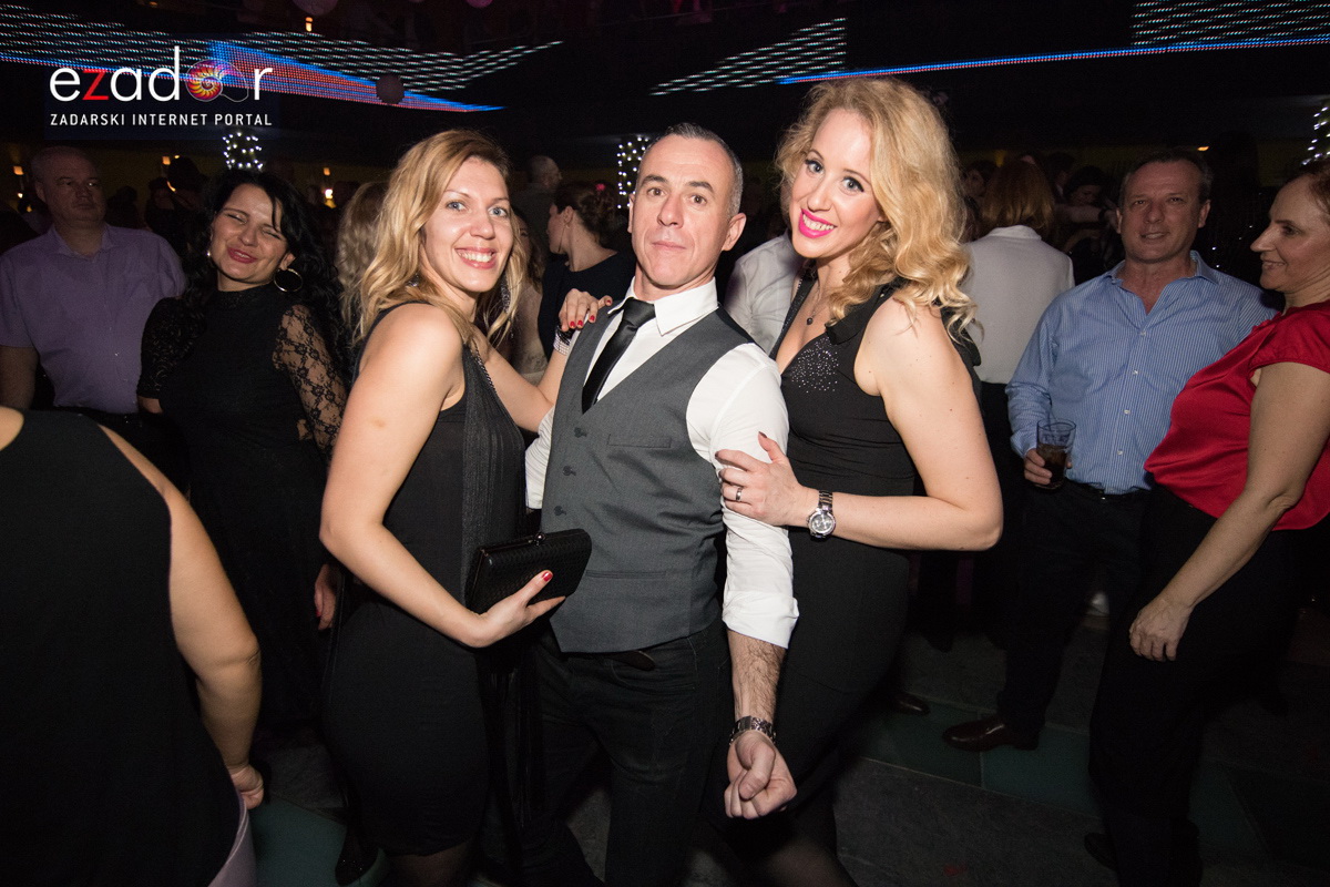 Ludnica u Saturnusu: Najbolji doček u svemiru i šire Ludnica u Saturnusu: Najbolji doček u svemiru i šire