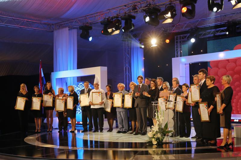 25.10.2013., Zadar – U Falkensteiner hotelu u Punta Skali dodjeljene su nagrade “Covjek – kljuc uspjeha u turizmu”. Svecanosti su prisustvovali premijer Zoran Milanovic te ministri Darko Lorencin i Gordan Maras te brojni drugi uvazeni gosti. Photo: Fili