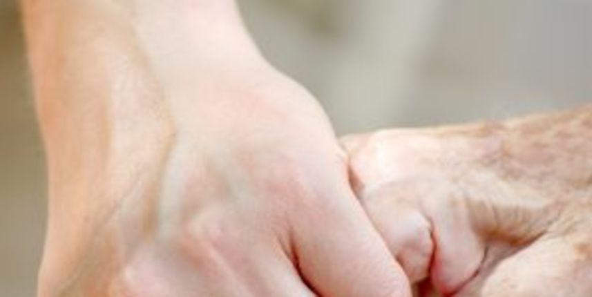 Mlada i stara ruka (Foto: craigharper.com.au) Mlada i stara ruka (Foto: craigharper.com.au)