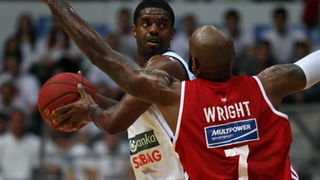 Zagreb, 180513.
Dvorana Kresimira Cosica. Kosarkaska utakmica polufinala doigravanja za prvaka Hrvatske (1 utakmica) izmedju KK Zadar i KK Cedevita.
Na fotografiji: igrac Zadra Thorne Dwight Lee.
Foto: Jure Miskovic / CROPIX Zagreb, 180513.
Dvorana Kresimira Cosica. Kosarkaska utakmica polufinala doigravanja za prvaka Hrvatske (1 utakmica) izmedju KK Zadar i KK Cedevita.
Na fotografiji: igrac Zadra Thorne Dwight Lee.
Foto: Jure Miskovic / CROPIX