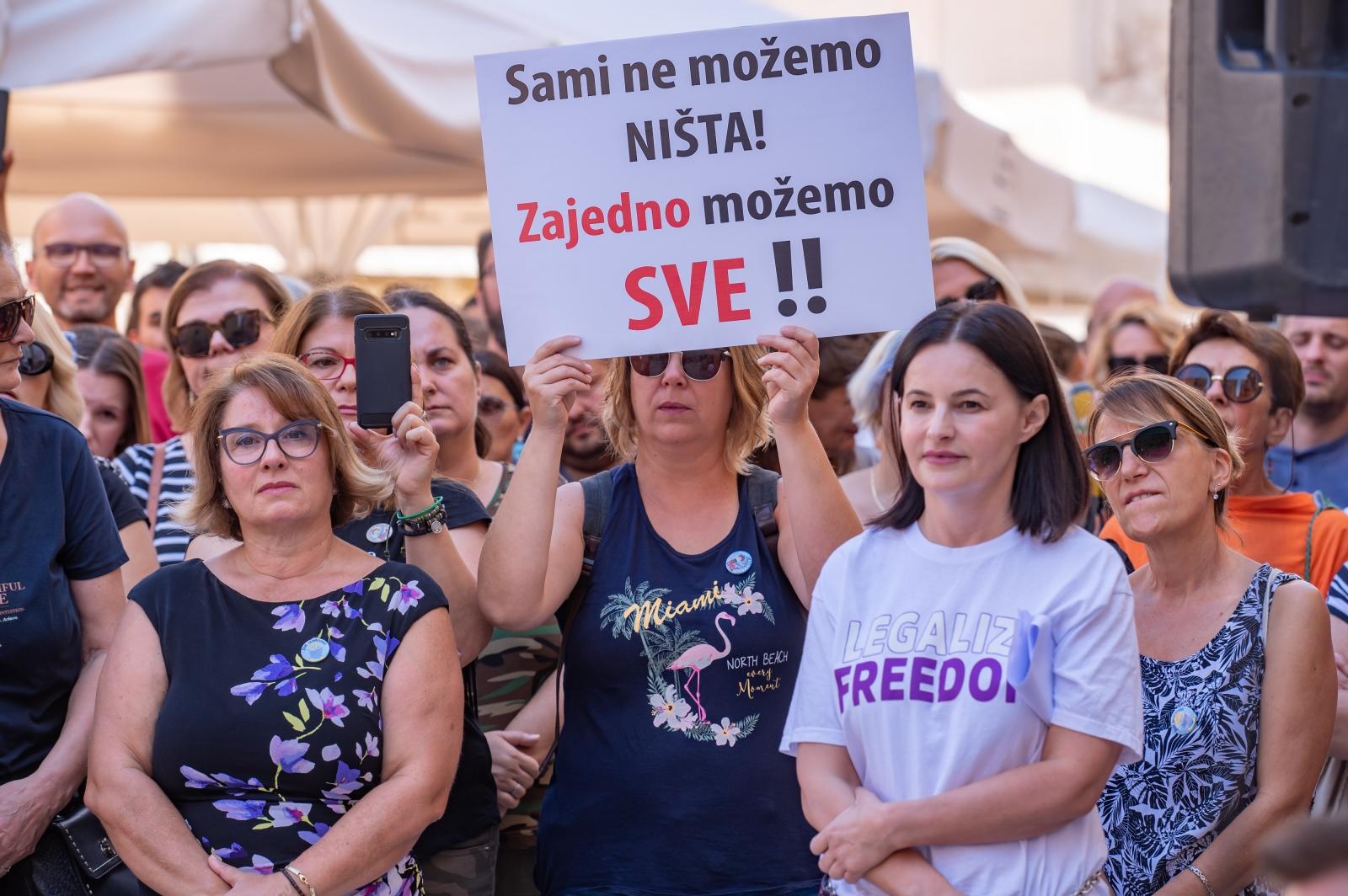 Na Narodnom trgu održan prosvjed “Krik za slobodu” protiv epidemioloških mjera