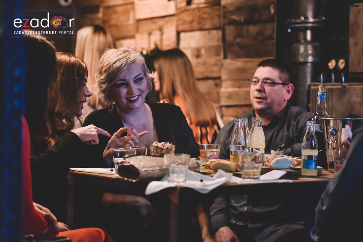 Uskrs u Harbor Cookhouse & Clubu uz klapu Iskon Uskrs u Harbor Cookhouse & Clubu uz klapu Iskon