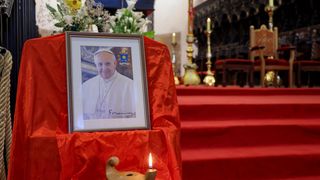 Nadbiskup Milan Zgrablić predvodio misu zadušnicu za Papu Franju Nadbiskup Milan Zgrablić predvodio misu zadušnicu za Papu Franju