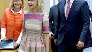 Ingrid Antičević Marinović svojim modnim izričajem razbija saborsko sivilo. Foto: Patrik Maček/PIXSELL Ingrid Antičević Marinović svojim modnim izričajem razbija saborsko sivilo. Foto: Patrik Maček/PIXSELL