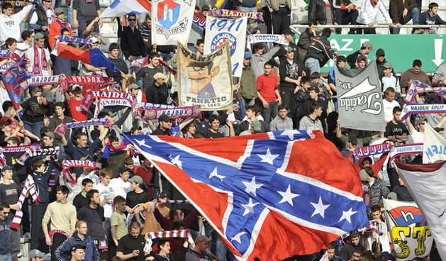 Split, 270310.
Stadion Poljud.
Nogometna utakmica 22.kolo T-com, 1.HNL izmedju NK Hajduk – NK Varteks.
Na fotografiji: Torcida.
Foto: Josko Ponos / CROPIX