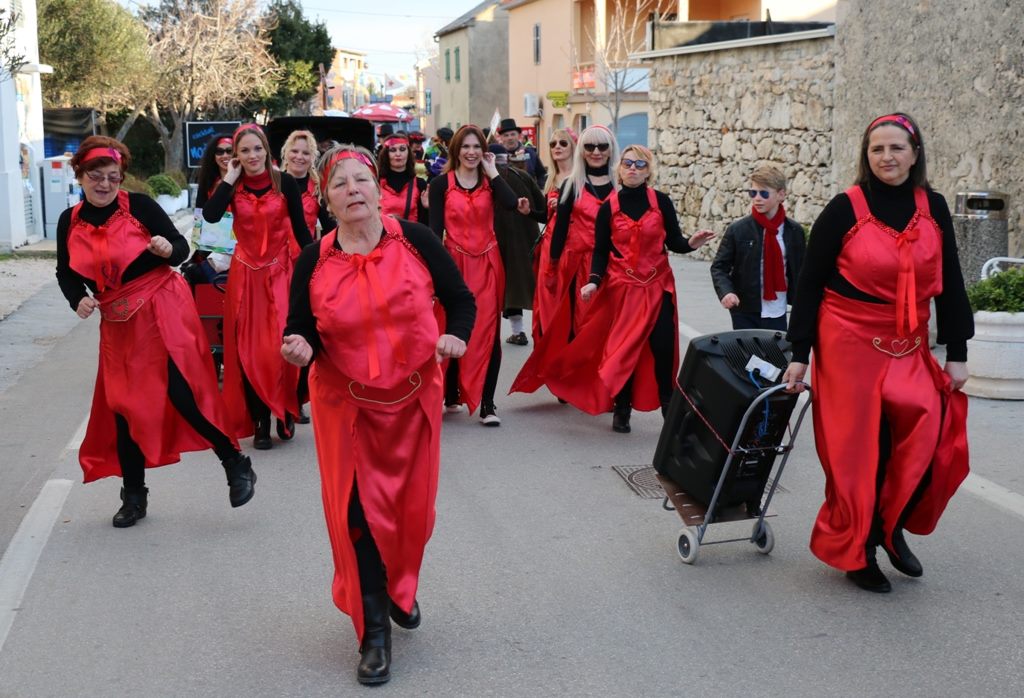 2. Međunarodna karnevalska povorka Virskih maškara