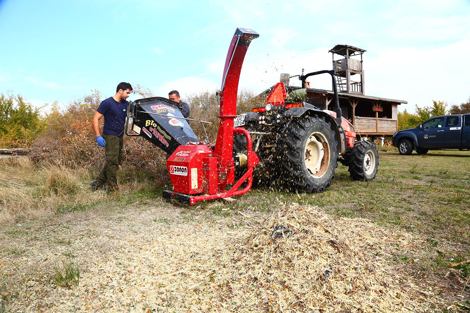 Na Vranskom jezeru održana akcija krčenja vegetacije Na Vranskom jezeru održana akcija krčenja vegetacije