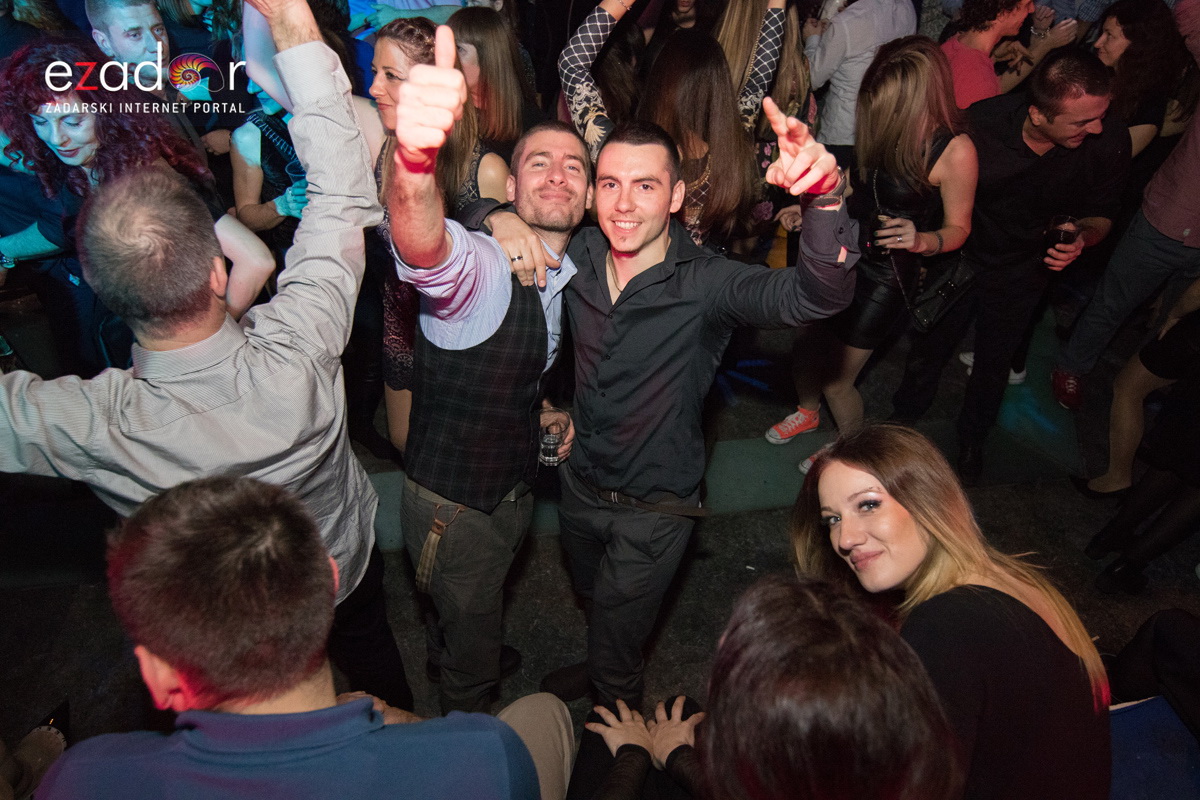 Ludnica u Saturnusu: Najbolji doček u svemiru i šire Ludnica u Saturnusu: Najbolji doček u svemiru i šire