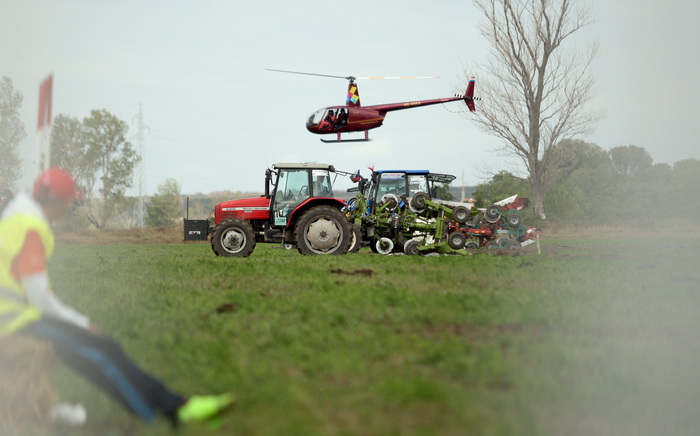 Jankolovica, Biograd, 150912. 
U Jankolovici kraj Biograda odrzan je drugi dan 59. Svjetskog prvenstva u oranju. Ovo natjecanje u oranju odrzava se od 1953. godine, a Hrvatska se ukljucila 2005. godine.
Na fotografiji: detalj s manifestacije. 
Foto: Jure