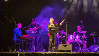 Zorica Kondža i klapa Cambi @ bazen Ilirije u Biogradu