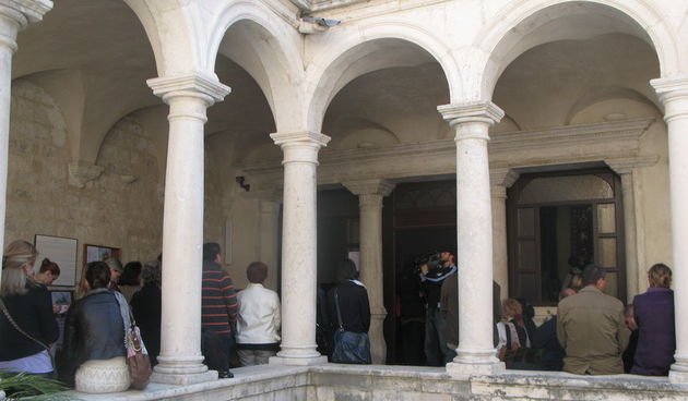 Misa u klaustru Sv. Frane