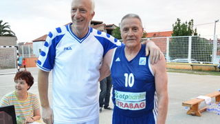 U povodu blagdana Kraljice Mira u Stanovima odigrana utakimica između veterana KK Zadar i Stanova, Foto: Iva Perinčić U povodu blagdana Kraljice Mira u Stanovima odigrana utakimica između veterana KK Zadar i Stanova, Foto: Iva Perinčić