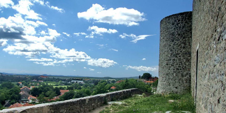 Benkovac – kaštel Benković, foto: Leonard Kvarantan Benkovac – kaštel Benković, foto: Leonard Kvarantan