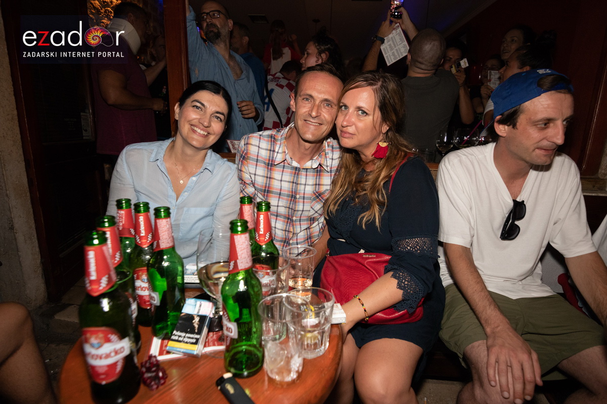 Čudesna noć: Velika fešta ulicama Zadra nakon plasmana Vatrenih u finale SP Čudesna noć: Velika fešta ulicama Zadra nakon plasmana Vatrenih u finale SP