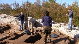 Arheološka istraživanja Stolnice sv. Jakova Starijeg u Krbavi (Foto: Ante Mandić) Arheološka istraživanja Stolnice sv. Jakova Starijeg u Krbavi (Foto: Ante Mandić)