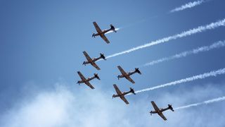 Krila Oluje slave 18. rođendan preletom preko 18 gradova na obali Krila Oluje slave 18. rođendan preletom preko 18 gradova na obali