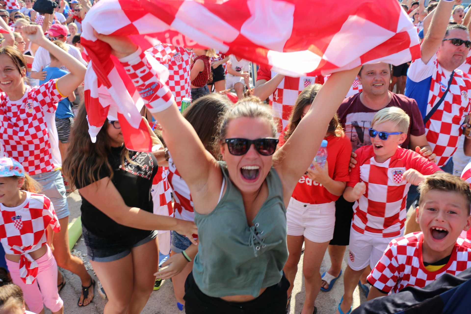 Na Viru se svim srcem navijalo za Vatrene