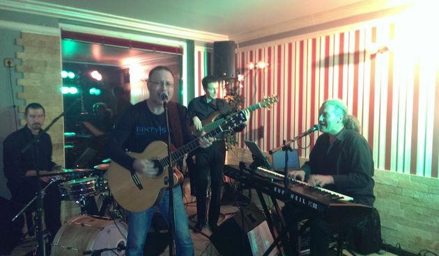 Alvarez trio u Sky baru